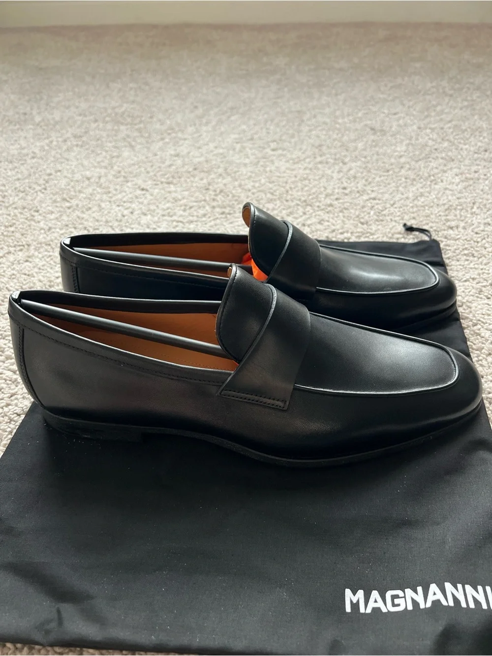 Magnanni Black Leather Penny Loafers - Sleek Slip-On Dress Shoes